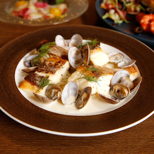 〒651-0085 兵庫県神戸市中央区八幡通４丁目１−２７ Ｄグラフォート神戸三宮タワー 1F