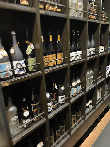 〒110-0005 東京都台東区上野４丁目６−９ 大徳ビル B1F