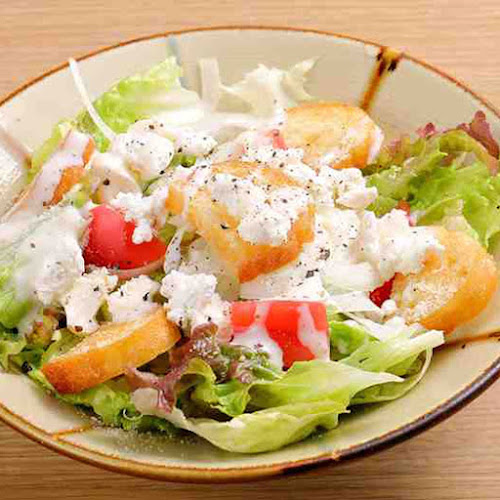 焼鳥・串カツ&飲み放題 たま 駅前通り店 - 飲食業