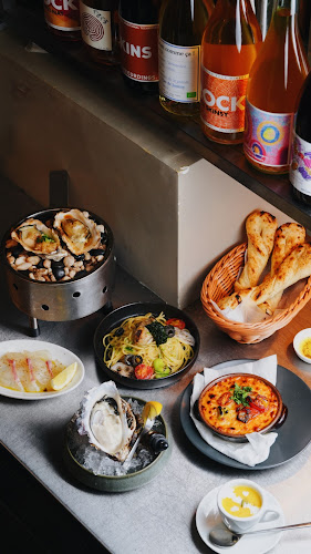 Opinii despre オイスターバー＆魚イタリアン 京橋ロビン în 大阪市 - 飲食業