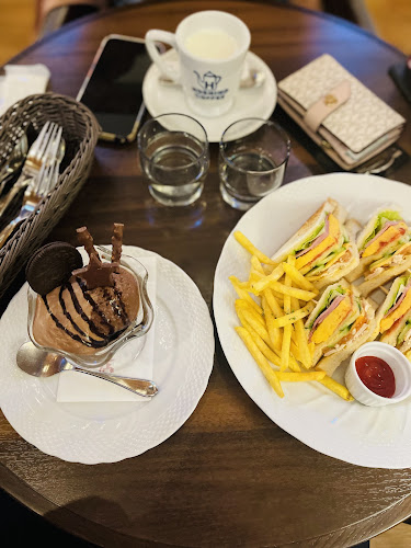 星乃珈琲店 静岡曲金店 - 飲食業