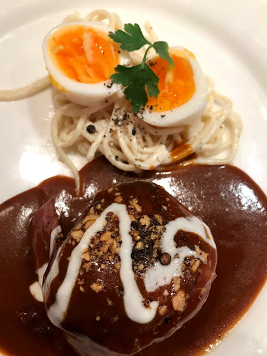 ベルーガ - 飲食業