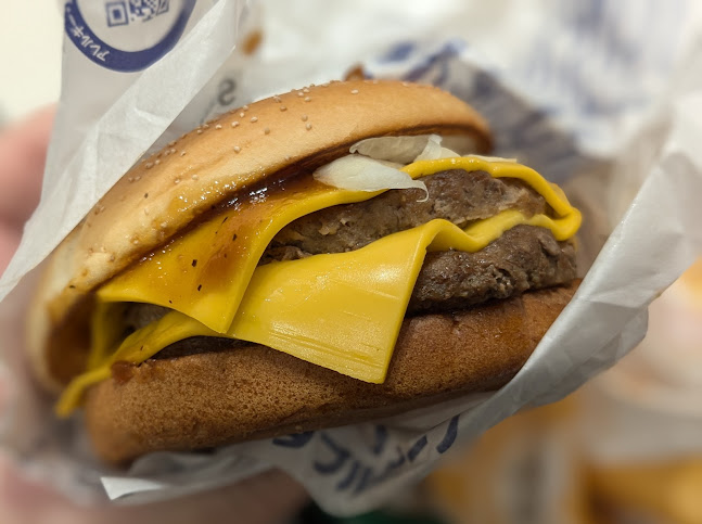 Opinii despre マクドナルド 西葛西店 în 江戸川区 - 飲食業