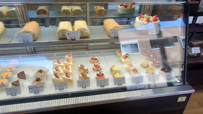 Opinii despre ケーキハウス シーズン în 秦野市 - 飲食業