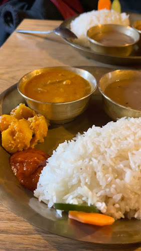 カスタマンダップ