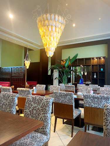 プールサイドレストラン「サザンテラス」 - 糸満市