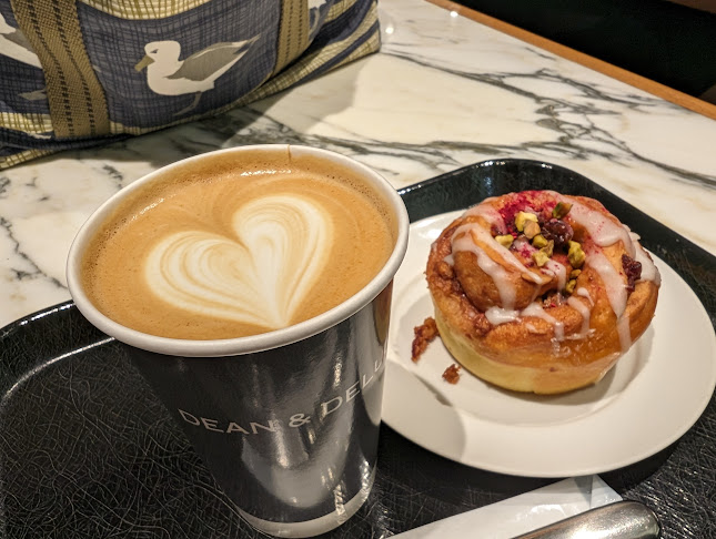 DEAN & DELUCA アトレ川崎