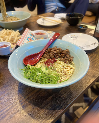 〒734-0052 広島県広島市南区堀越２丁目４−８ かどやビル