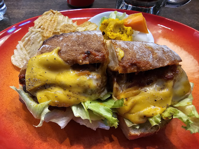 SUBSサンドイッチストア - 飲食業