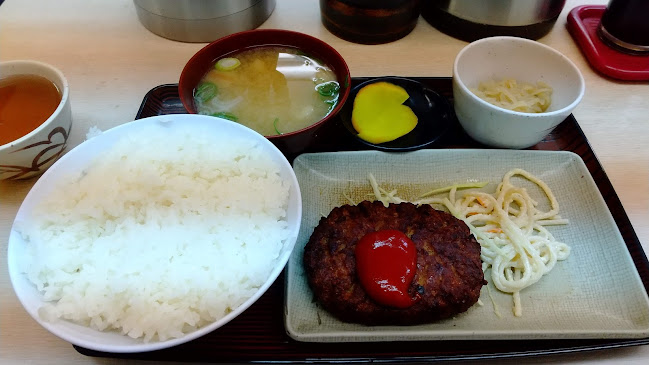 丸美食堂本店駅前店