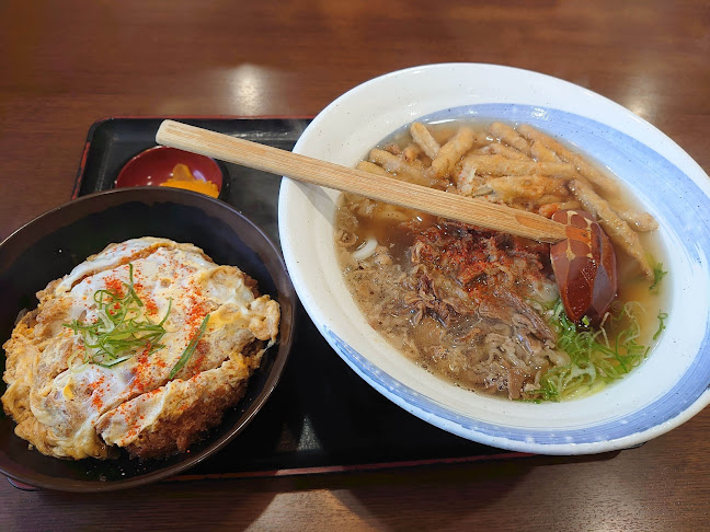 Opinii despre 鳴門うどんやまなみ店 în 別府市 - 飲食業