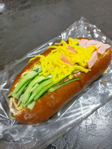 ベーカリーニコット - 飲食業