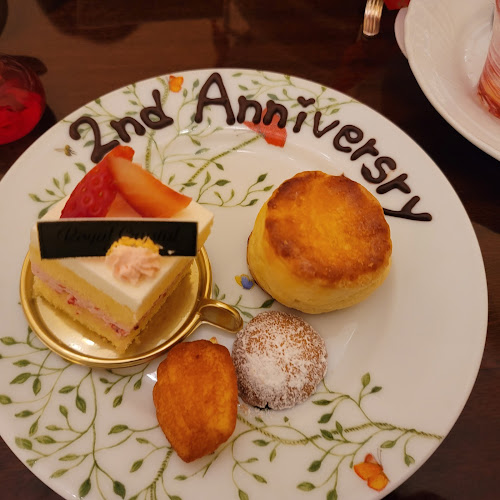 ロイヤルクリスタル カフェ銀座店 - 飲食業