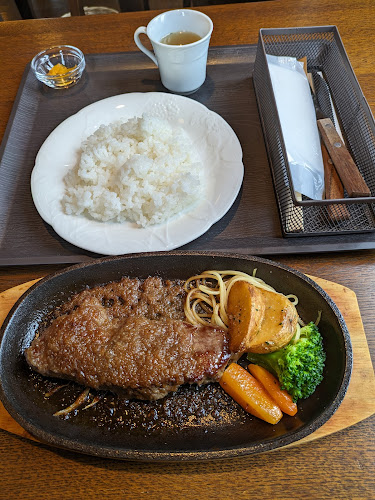 カフェダイニング プチ・ハーモニー - 飲食業