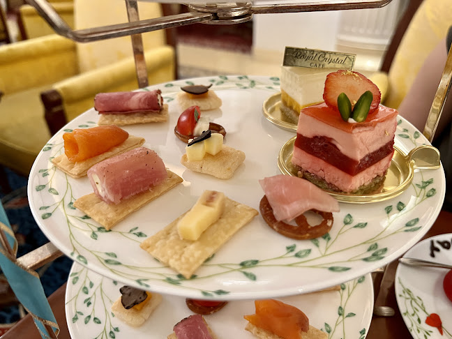 Opinii despre ロイヤルクリスタル カフェ銀座店 în 中央区 - 飲食業