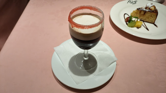 ベルーガ - 飲食業