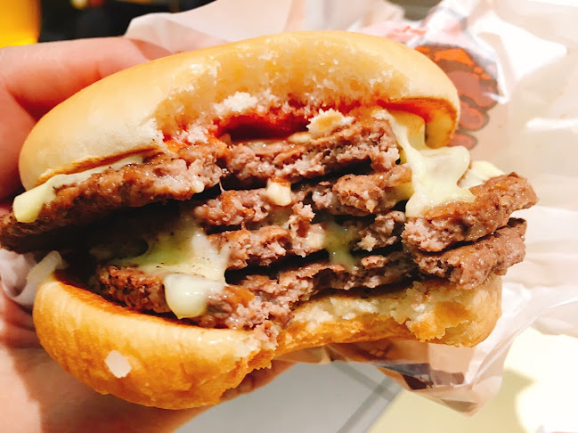 Opinii despre マクドナルド 横浜ベイクォーター店 în 横浜市 - 飲食業