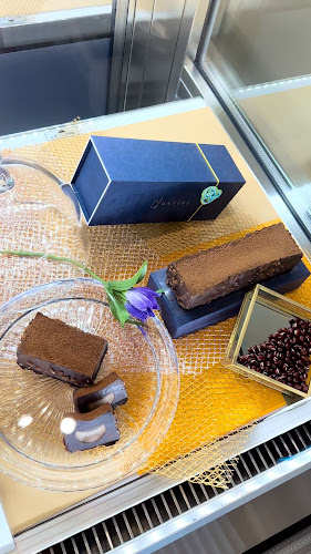 UNFINI（アンフィニ）