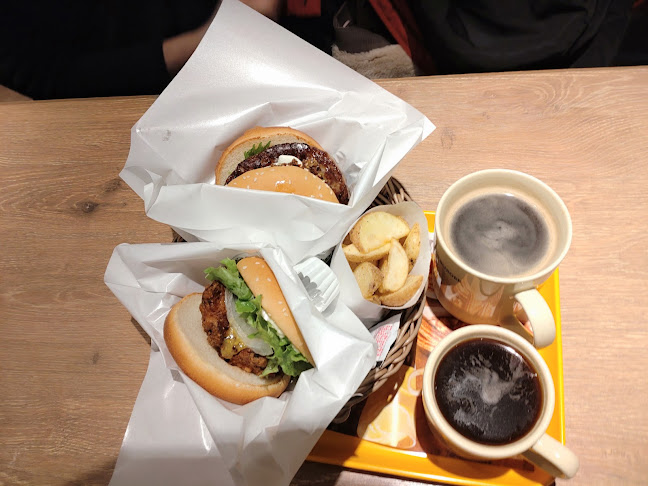 フレッシュネスバーガーピオレ姫路 - 飲食業