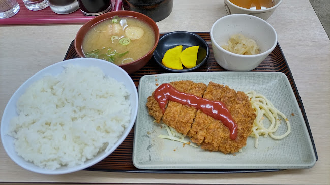 丸美食堂本店駅前店