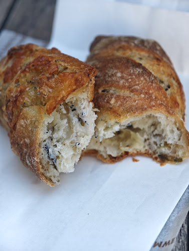 〒162-0813 東京都新宿区東五軒町１−８