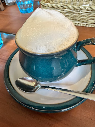 Opinii despre ガーデンアンドクラフツ 立川店 în 立川市 - 飲食業