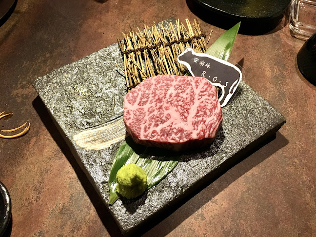ぴこぴこ精肉店 レインボー通り - 高松市