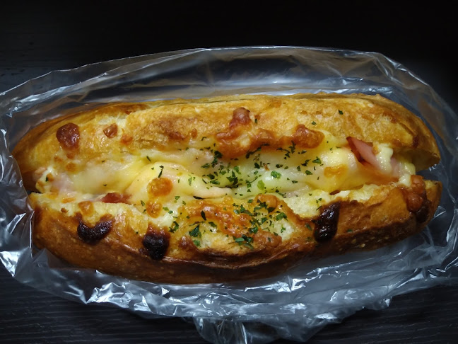 Fuku Bakery（フクベーカリー） - 飲食業