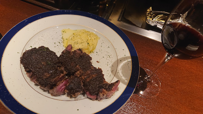 BAR SHOW-TIME TEPPAN STEAK HOUSE(バーショータイム テッパン ステーキハウス) - 飲食業