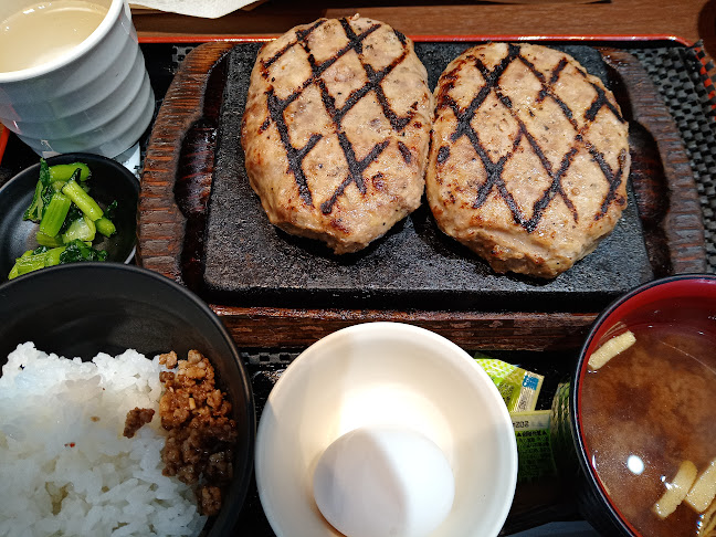 Comentarii opinii despre 感動の肉と米 鵜沼店