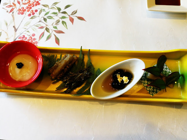 〒445-0872 愛知県西尾市矢曽根町蓮雲寺１５