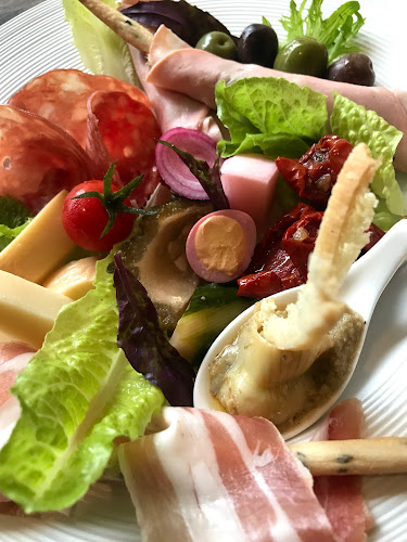 〒900-0033 沖縄県那覇市久米２丁目９−１１ Abc久米ビル 1 階