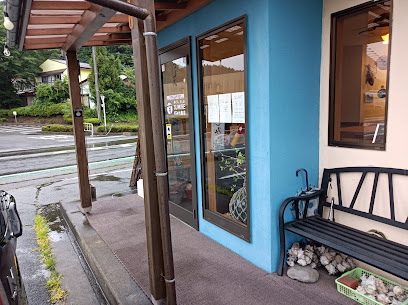 すみれ商店「インスタ、HP見てください」予約はLINEです