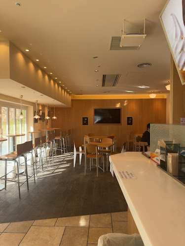 Comentarii opinii despre 六甲牧場カフェ UMIEモザイク店