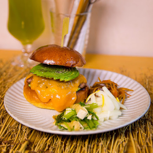 KAKUMEI Burger&Café - 飲食業