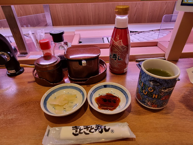 〒930-0001 富山県富山市明輪町１−番９０号 きときと市場 とやマルシェ のれん横丁