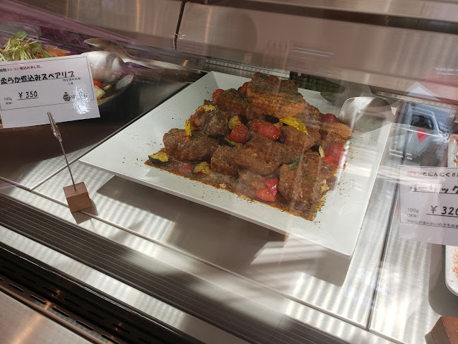 （株）肉のとり安 - 福岡市