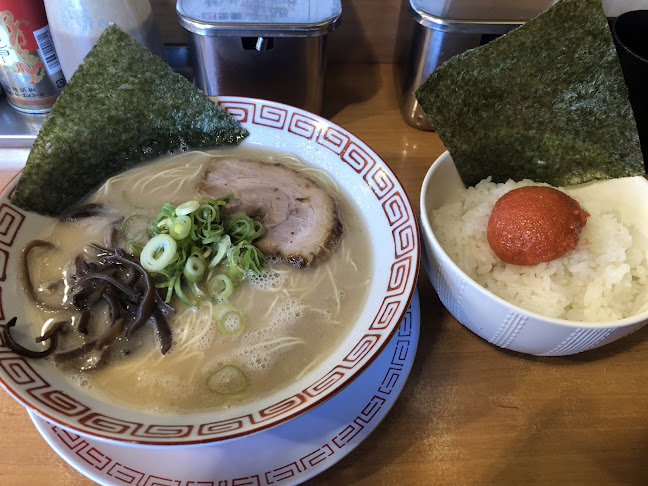 Comentarii opinii despre 博多長浜ラーメン 六角堂 橋本店