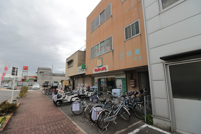Opinii despre 名古屋ヤクルト 販売（株） 名南センター în 名古屋市 - 飲食業