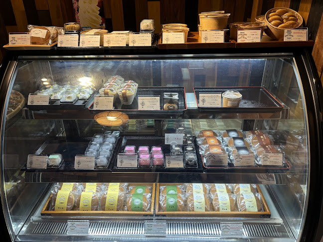 〒904-2174 沖縄県沖縄市与儀３丁目 ８－１０ ２F