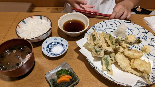 〒403-0005 山梨県富士吉田市上吉田２丁目５−１ 富士急ターミナルビル 3階