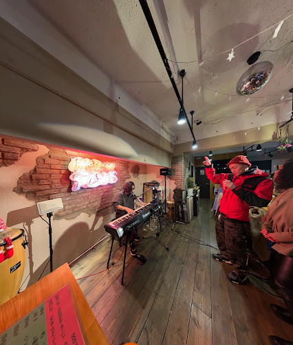 cafe PLUS - 横浜市