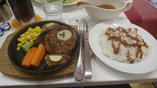 Comentarii opinii despre めいどりーみんアイドル通り店