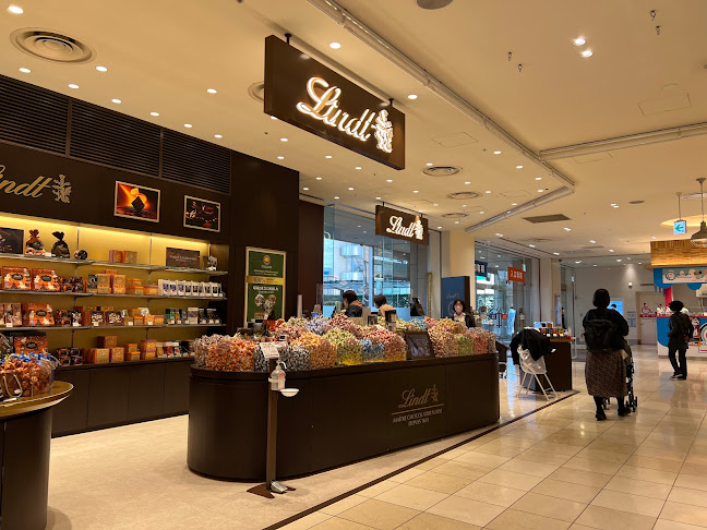 Opinii despre リンツ ショコラ ブティック マルイファミリー溝口店 în 川崎市 - 飲食業