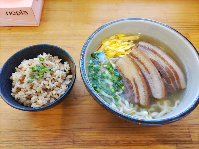 〒904-2142 沖縄県沖縄市登川２丁目１０−１