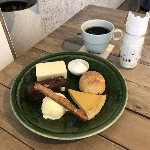 Opinii despre 喫茶とギャラリー なみなみ în 札幌市 - 飲食業