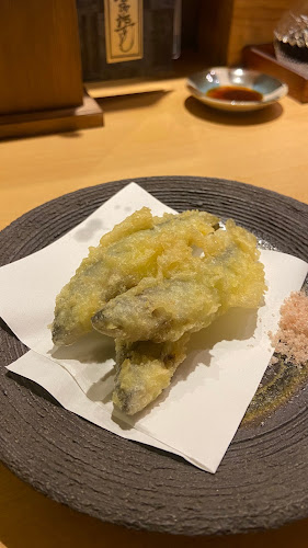 〒900-0032 沖縄県那覇市松山１丁目８−７ ロイヤルプラザ 2 1F