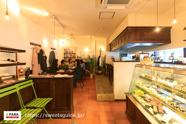 Patisserie cafe L’Or (パティスリーカフェロール)