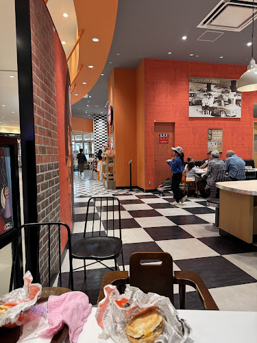 A&W イーアス沖縄豊崎店 - 豊見城市