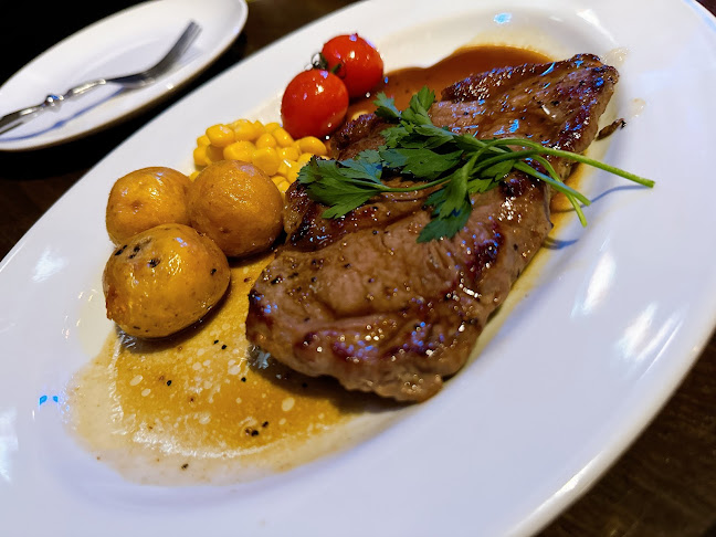 カーニャ - 飲食業